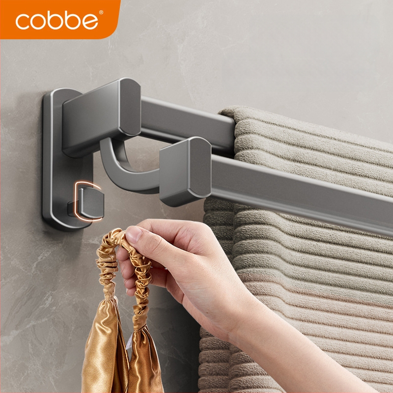 Cobbecabei Siena laikiklis rankšluosčiams iš Space Aluminum – sieninis montavimas, vienos ir dviejų strypų, be gręžimo, oksidacijos paviršius