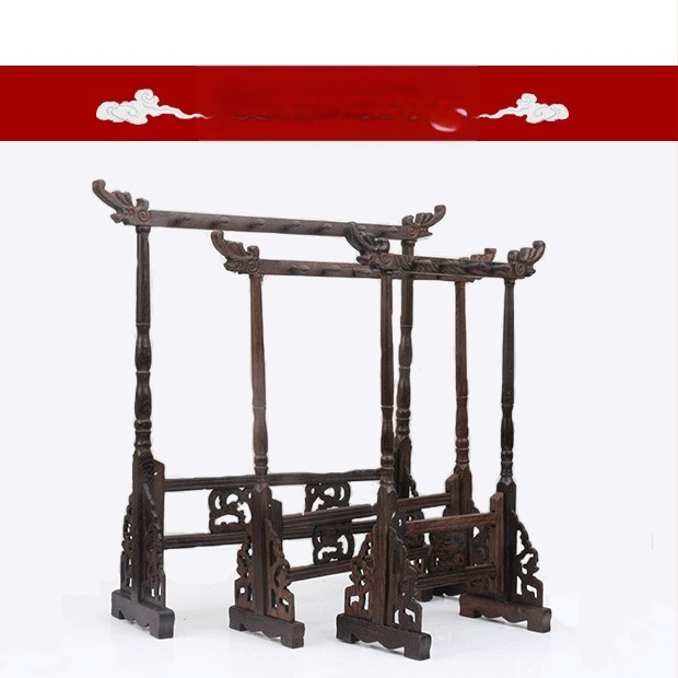 Ciets koka pildspalvas pakaramais ar pūķa galvu, adatu konfigurācijas: 8/16, 7/14, 6/12, 4/8 (Modelis JCM-8)