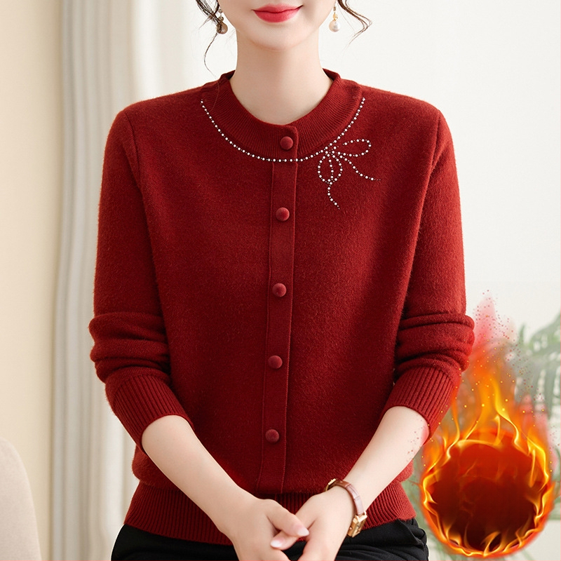 Megztinis su gobtuvu vidutinio amžiaus moterims, fliso įdaila, apvali kaklo linija, ilgomis rankovėmis, laisvas kirpimas, mašos raštas, poliesterio pluoštas 80–90%