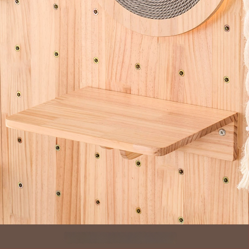 Koka sienas kaķu kāpņu rāmis ar integrētu guļvietu un plauktu, vienkāršs stils, bez urbuma