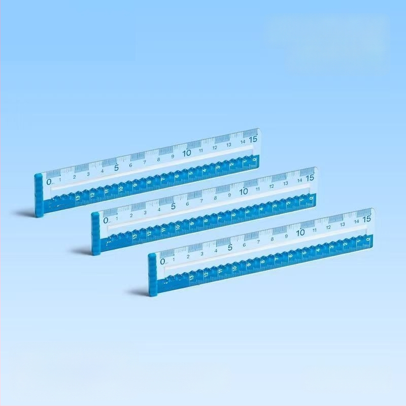 Lineāls 985, plastmasas, izturīgs pret nolietojumu, caurspīdīgs ar lielām atzīmēm studentu ģeometrijas zīmējumiem