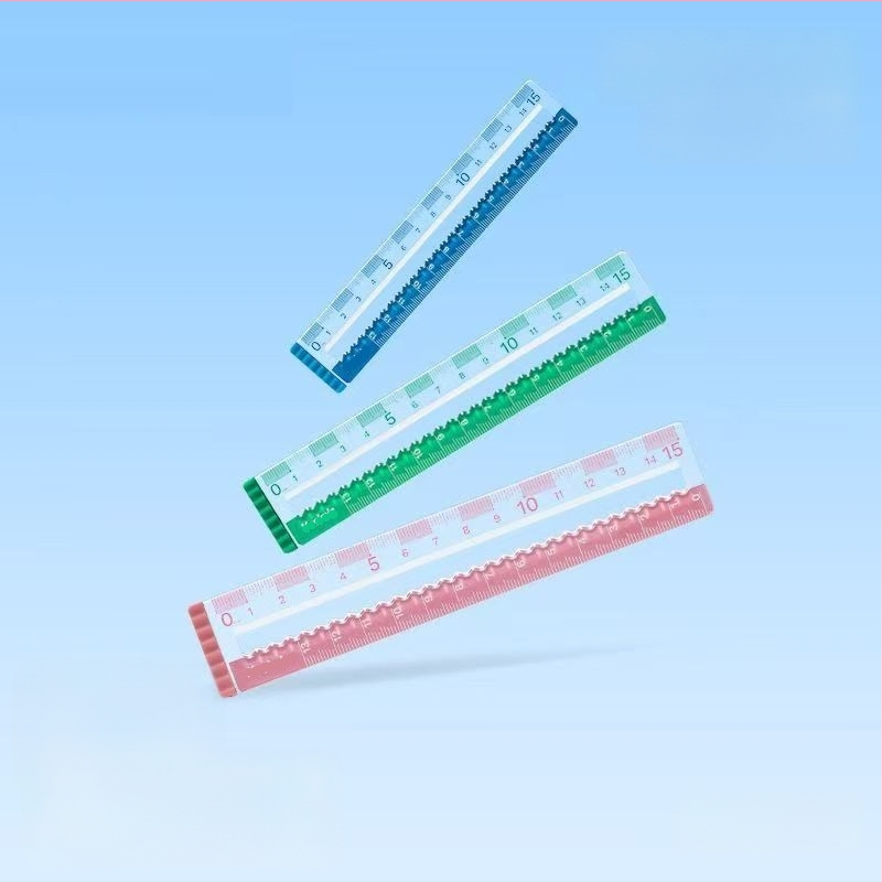 Lineāls 985, plastmasas, izturīgs pret nolietojumu, caurspīdīgs ar lielām atzīmēm studentu ģeometrijas zīmējumiem