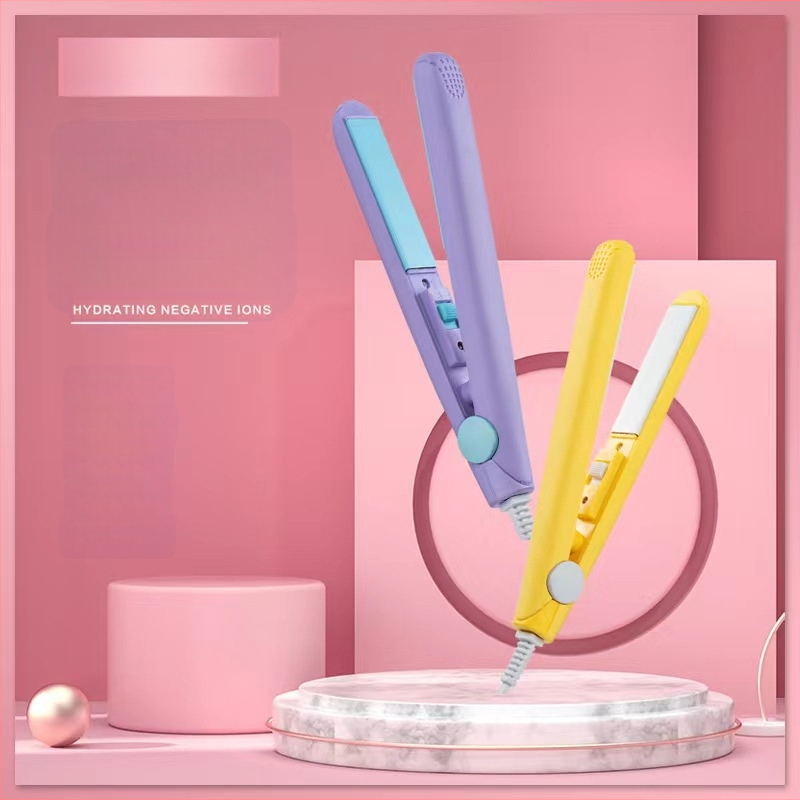 Mini plaukų tiesintuvą bendrabutyje su keraminėmis plokštelėmis – greitas įšilimas, dviguba naudojimo galimybė: tiesinimas ir garinimas, plastinis korpusas, maitinimas laidu AC 220V 20W