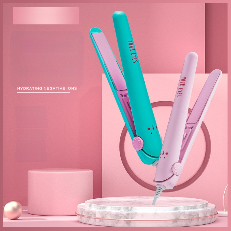 Mini plaukų tiesintuvą bendrabutyje su keraminėmis plokštelėmis – greitas įšilimas, dviguba naudojimo galimybė: tiesinimas ir garinimas, plastinis korpusas, maitinimas laidu AC 220V 20W