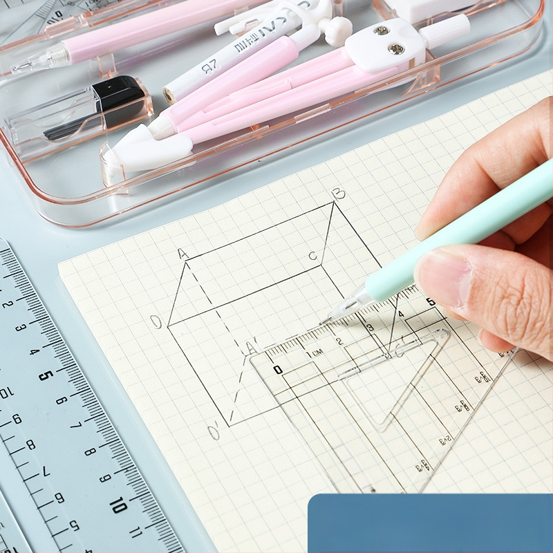 Geomeetria tööriistade komplekt õpilastele (mudel 1003; materjal: plastik; neto kaal: 120 g; komplekt sisaldab kompassi ja joonestusvahendit; pakkimine: karbis)