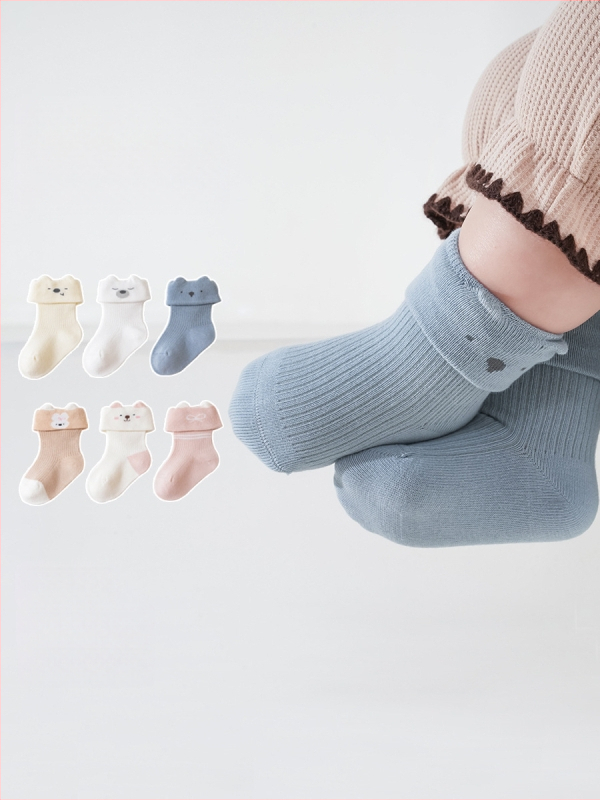 Beebide sokid kammitud puuvillast; hingavad, imavad higi; keskmise pikkusega toru; kolm paari pakendis