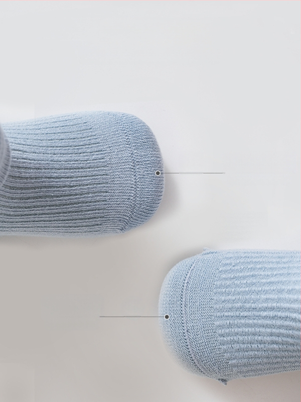 Beebide sokid kammitud puuvillast; hingavad, imavad higi; keskmise pikkusega toru; kolm paari pakendis