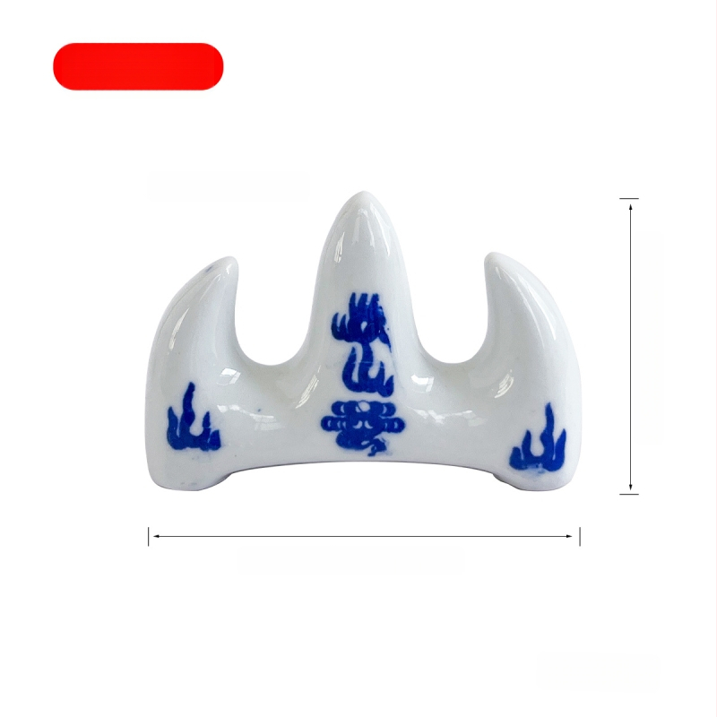 Keraminis šepetėlių laikiklis kalno formos, mėlynos ir baltos porcelianos stilius, piešimui ir meno pamokoms