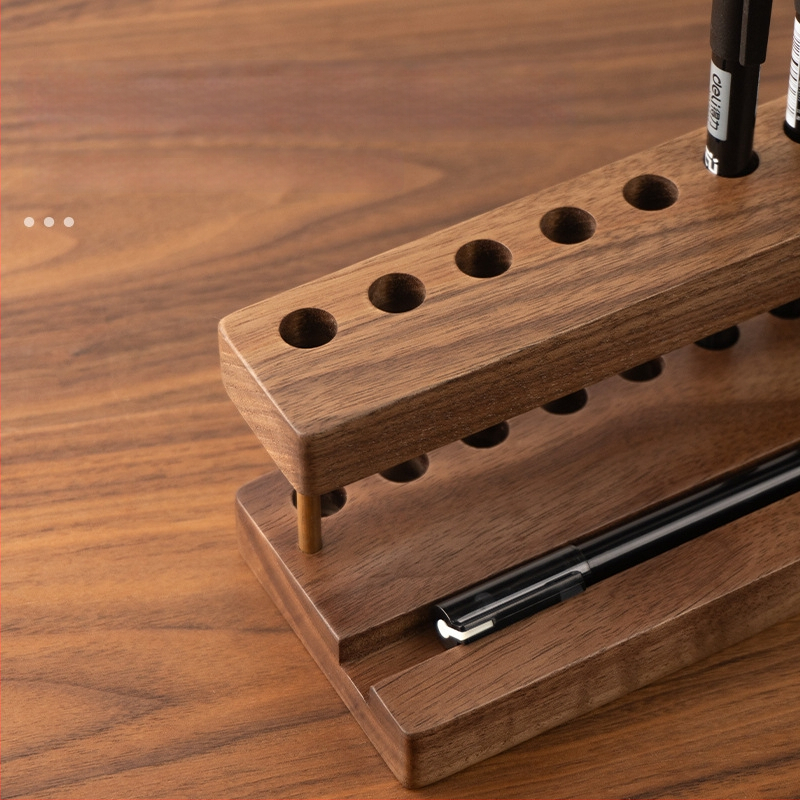 Medinis rašiklių ir šepetėlių laikiklis, arbatos ceremonijos stovas — Modelis 8044; Medžiaga: medis; Tinka dovanai: gimtadienis, apdovanojimas