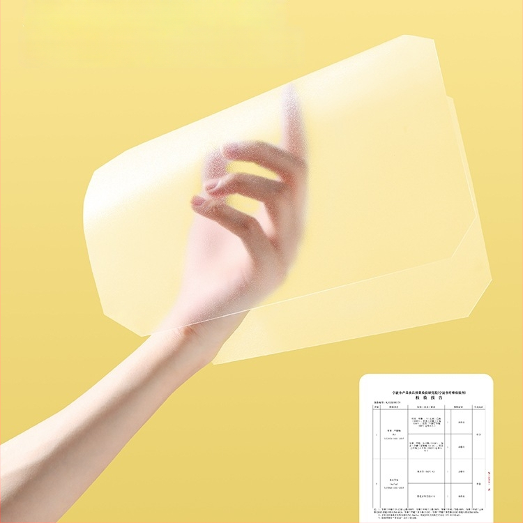 Permatomi viršeliai pradinėms klasėms (1–2 klasė, abi dalys); medžiaga: šilko gėlė; dovana klasės draugui