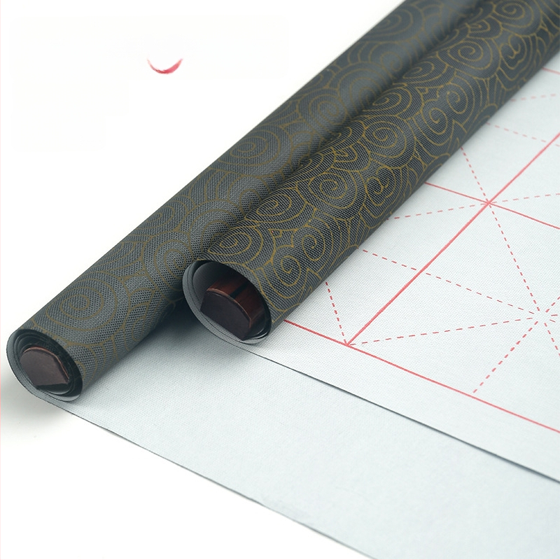 Kaligrafijos praktikos rinkinys su vandens rašymo audiniu ir ritinine ašimi (Serija: Water Writing Cloth; Medžiaga: Printed Oxford Cloth; Paskirtis: Kaligrafijos praktika; Forma: Stačiakampė)