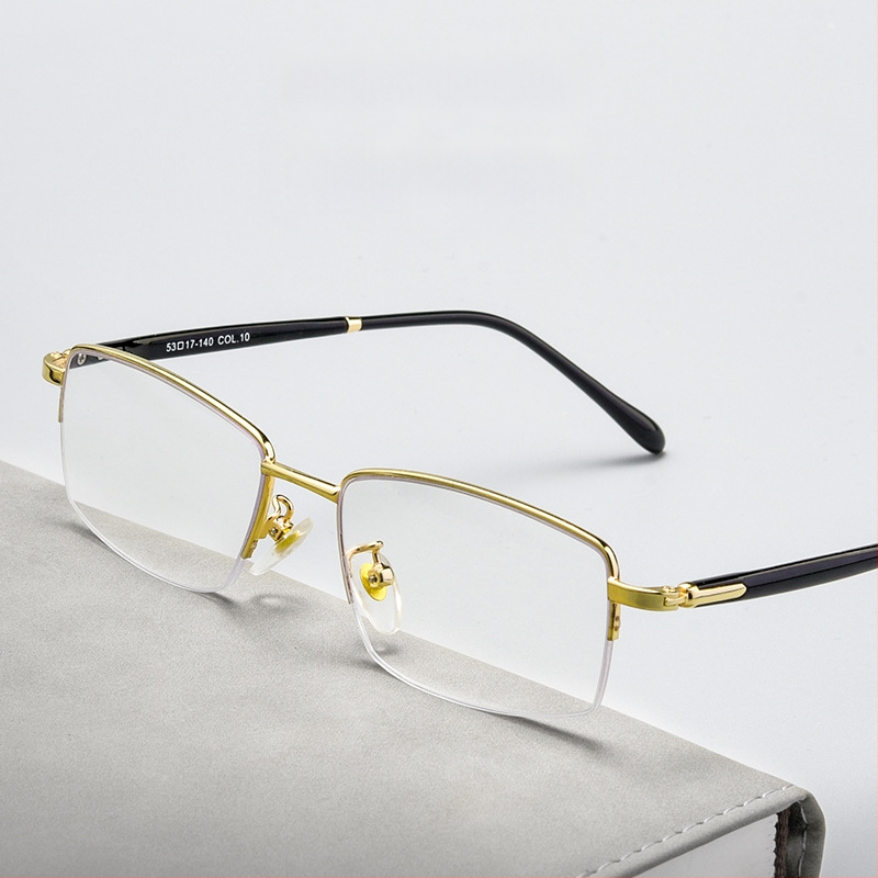 Lasīšanas brilles no ļoti vieglas sakausējuma ar pusrāmja rāmi, AC lēcas, anti-zilā gaismas aizsardzība un radiācijas izturība.