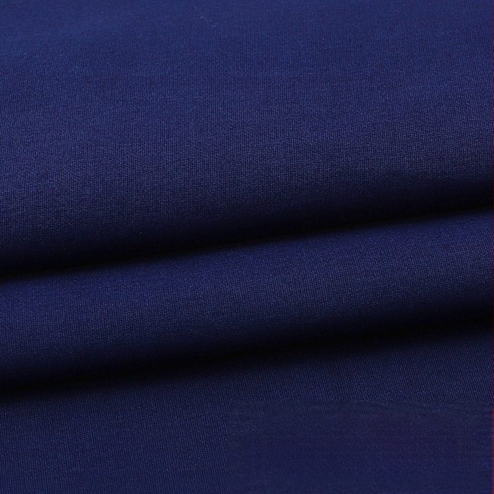 Dekoratyvinė audinys, 65% medvilnė, 35% poliesteris; dažymas; tie-dye modelis; rankų mezgimo efektas.