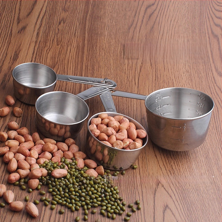 4 dalių nerūdijančio plieno matavimo šaukštelių ir puodelių rinkinys su skale kepimui