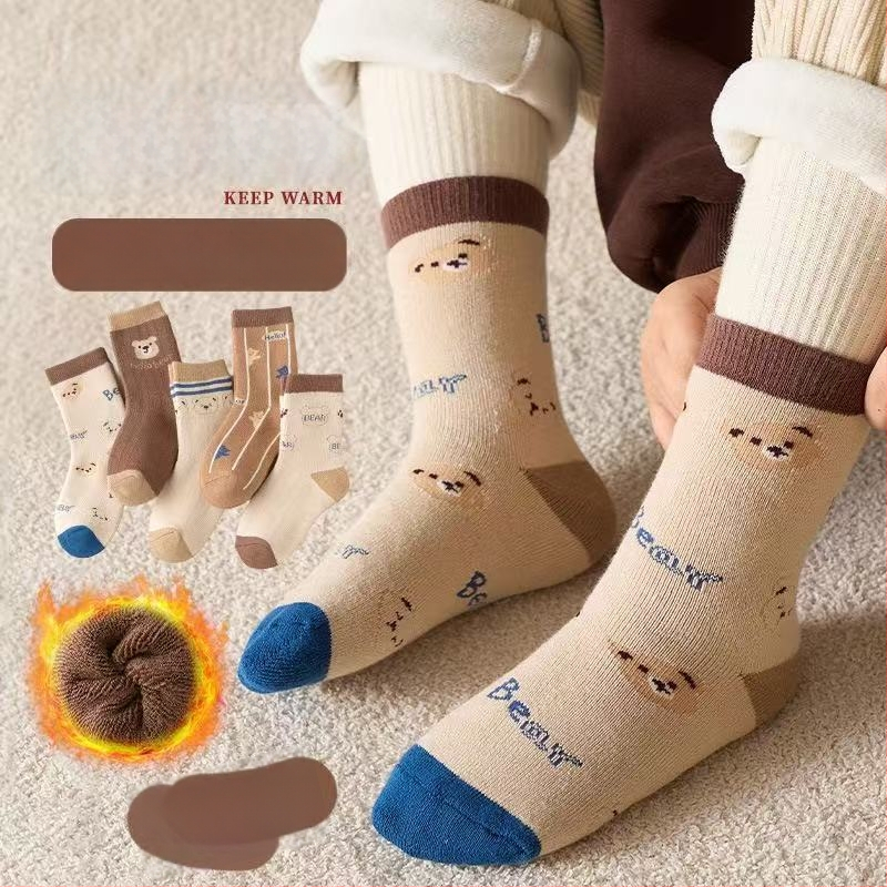 Laste paksud terry sokid polüesterist, keskmise pikkusega, karikatüübiga, talveks