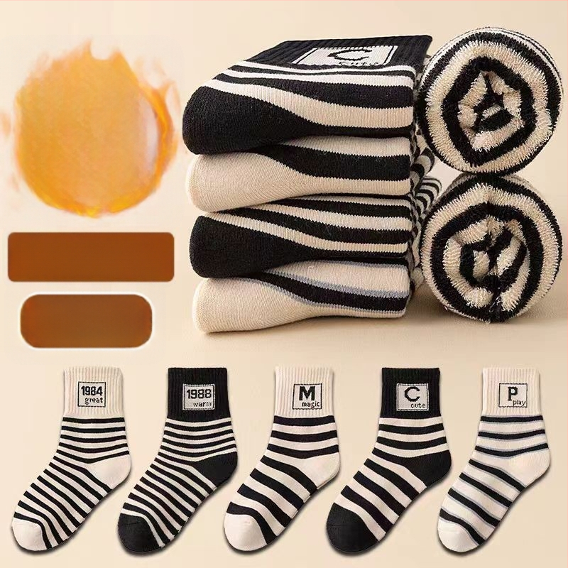 Laste paksud terry sokid polüesterist, keskmise pikkusega, karikatüübiga, talveks