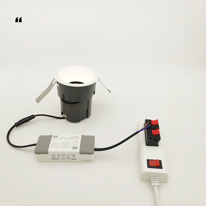 LED testavimo klipsas lempoms ir downlight'ams – 10A, 200W, 110-240V, 100g, korpusas: plastikas + varinis laidinys