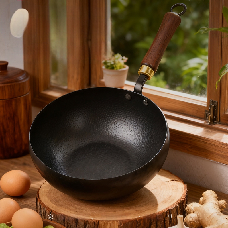 Wok iš plono geležies, 12 cm gylis, 1,5 kg svoris, medinis dangtelis