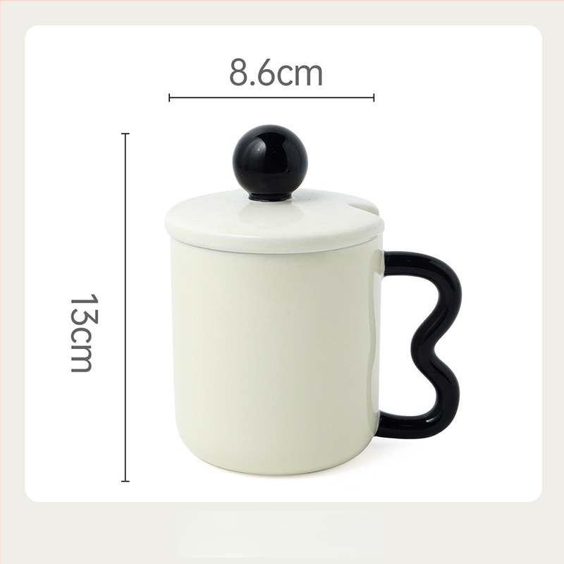 Keraminė puodelis su dangteliu su šachmatų raštu — nišinis stilius