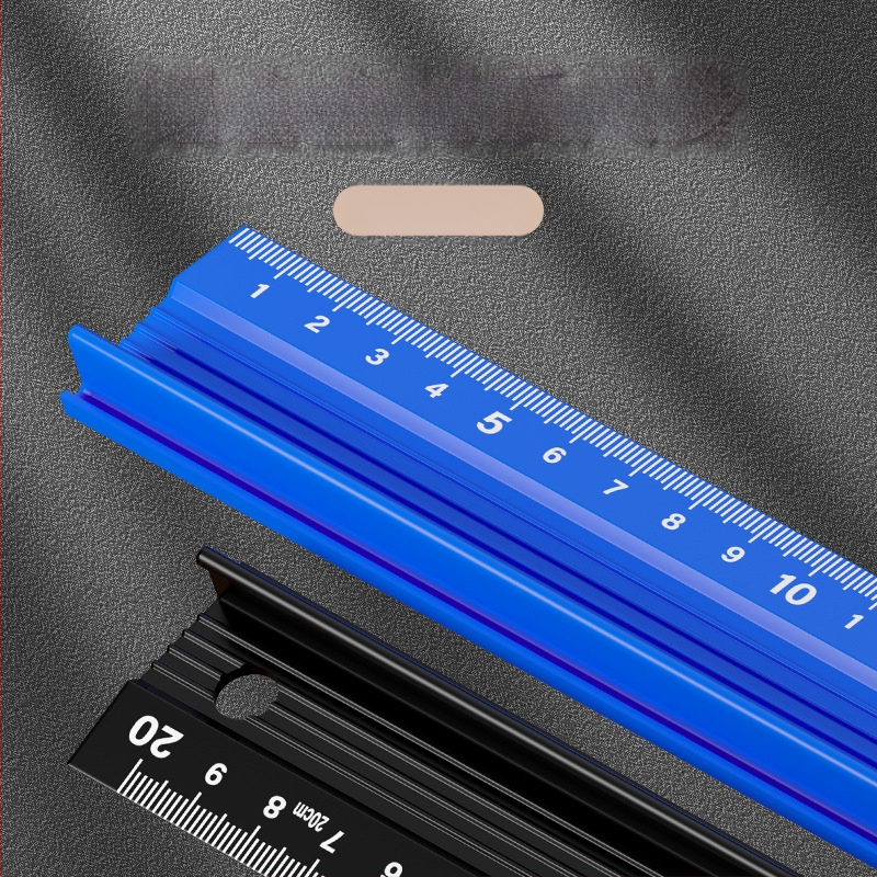 Cassiolo aliuminio lydinio liniuotė piešiniams – sutirštėtas korpusas, apsauginis kraštas, piešimo vadovas