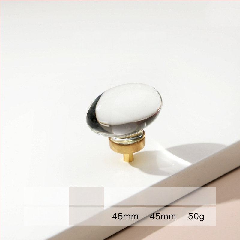 Spintelės durų rankenėlė – Modelis 96 • Medžiagos: akrilas, cinko lydinys • Stilius: šiuolaikinis minimalistinis • Pritaikymas: spintelės durims