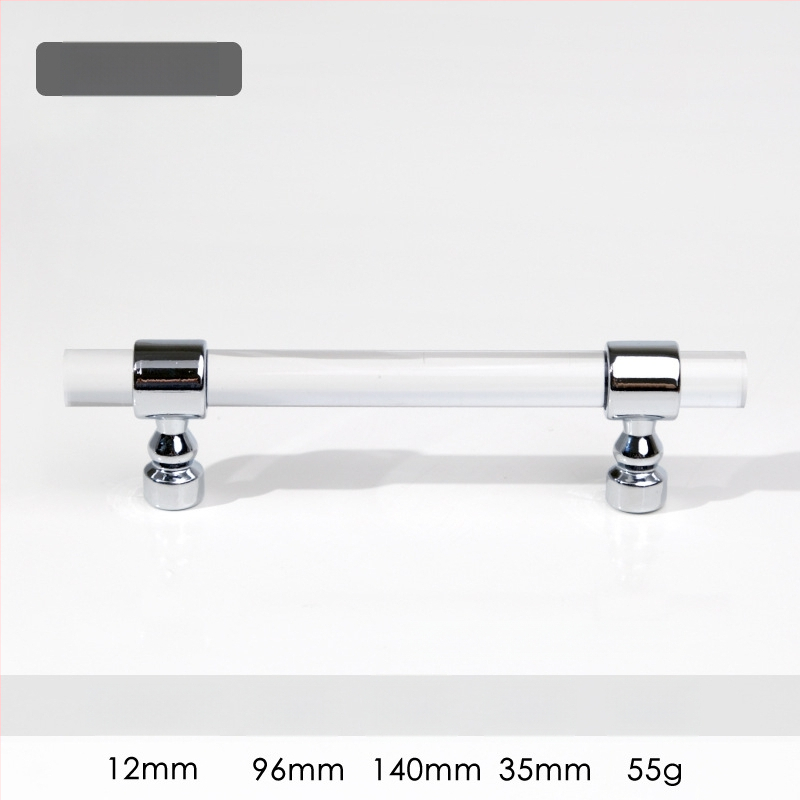 Spintelės durų rankenėlė – Modelis 96 • Medžiagos: akrilas, cinko lydinys • Stilius: šiuolaikinis minimalistinis • Pritaikymas: spintelės durims