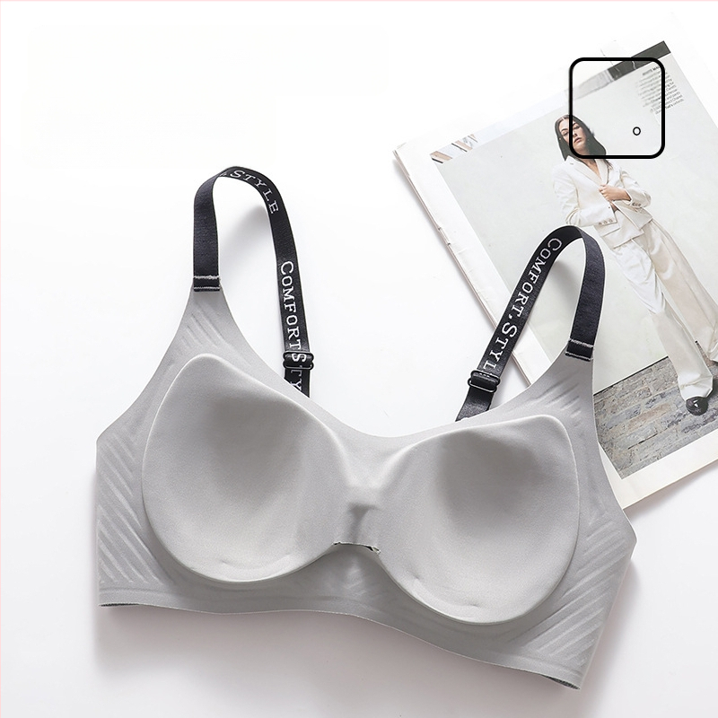 Nailonas sportinė liemenėlė su 3/4 puodelio, plonas formuojamas puodelis, pamušalas iš spandekso, fiksuoti dvigubi pečių dirželiai, nugaros užsegimas su trim eilių sagomis, funkcijos: surinkimas, nematomas prisitaikymas, patogumas