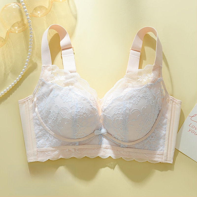 Nėrinių be vielos liemenėlė, 3/4 kupras, plonas formuojamas kupras, reguliuojamos petnešėlės, gale užsegimas su keturiais kabliukais, kvėpuojanti ir palaikanti