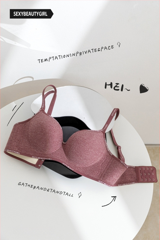 Push-Up nailoninė liemenėlė, 3/4 puodeliai, atsegamos petnešėlės, nugaros užsegimas su trimis kabliukų eilėmis, vientisas dizainas