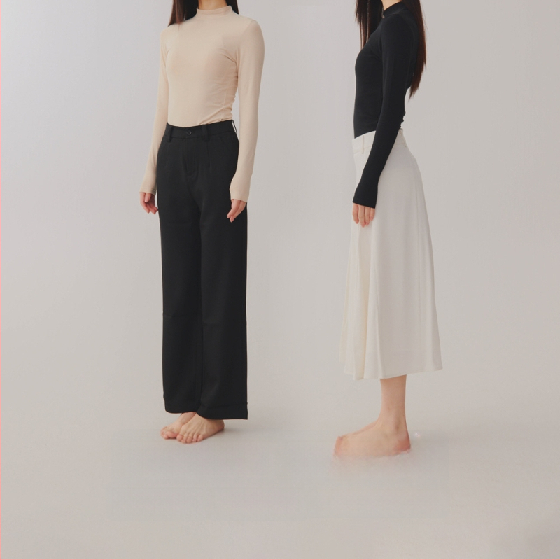 Grynas medvilnės terminis topas - apvalus kaklas, ilgos rankovės, bazinis sluoksnis arba gali būti dėvimas kaip išorinis apdaras, viengubas sluoksnis, 181-200 g/m², 95-100% medvilnė