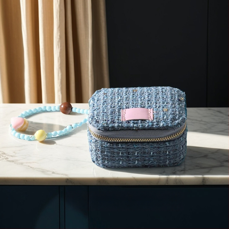 Rīsu velūra juvelierizstrādājumu kastīte prsteniem, auskarām un kulonam — pārnēsājama, augstas kvalitātes iepakojums