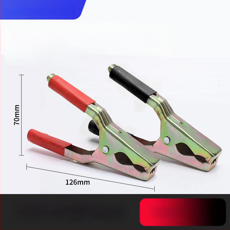 Iš gryno vario pagamintas krokodilo klipsas su gaubteliu laidimu ir automobilio akumuliatoriaus testavimui