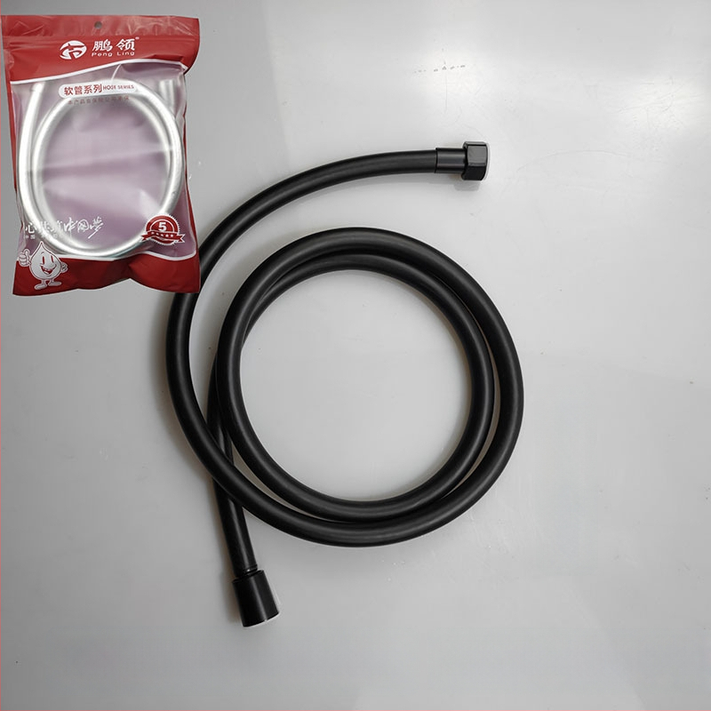 Dušo žarna iš nerūdijančiojo plieno lydinio su vario šerdimi, modelis Geying 0024, nominalus slėgis 1.0 MPa, darbinė temperatūra 0–90°C