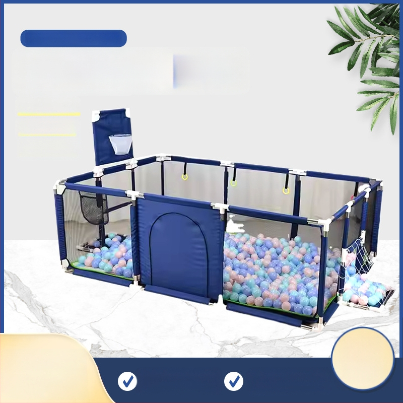 Viduje skirta vaiko saugos tvora iš apsauginio audinio, tinkama grindims arba lovai, skatinanti ropėjimą