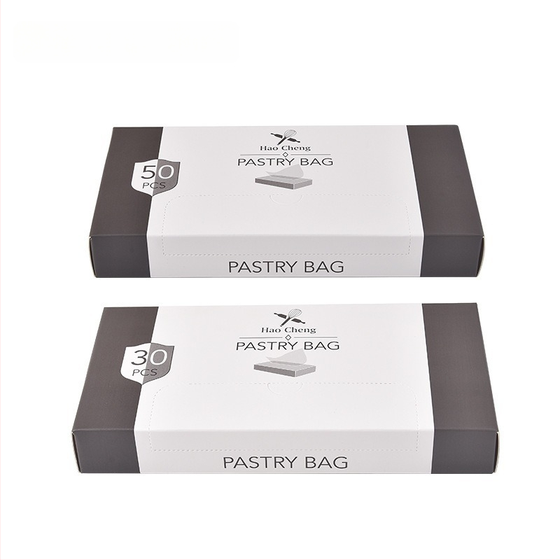 Dekorēšanas maisiņu komplekts ar uzgalīšiem – kastītē iepakots, cepšanai paredzēti dekorēšanas rīki, materiāli: PE un nerūsējošais tērauds, izlaišanas termiņš vasarā 2024.