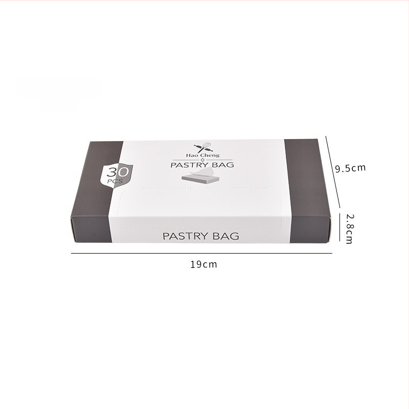 Dekorēšanas maisiņu komplekts ar uzgalīšiem – kastītē iepakots, cepšanai paredzēti dekorēšanas rīki, materiāli: PE un nerūsējošais tērauds, izlaišanas termiņš vasarā 2024.