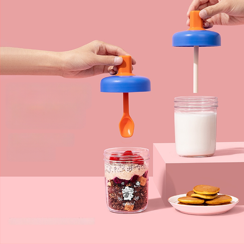 Avižinių dribsnių puodelis su dangteliu ir šaukšteliu; sandarus, nepralaidus; medžiaga: soda-lime stiklas; talpa 400 ml; svoris 335 g