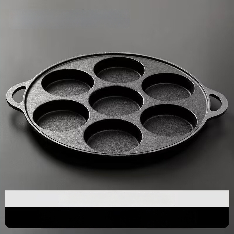 Ketaus kiaušinių keptuvė su 4 skylėmis, nelipnus paviršius, 2 cm gylis, 1 kg svoris, tinka visoms kaitlentėms