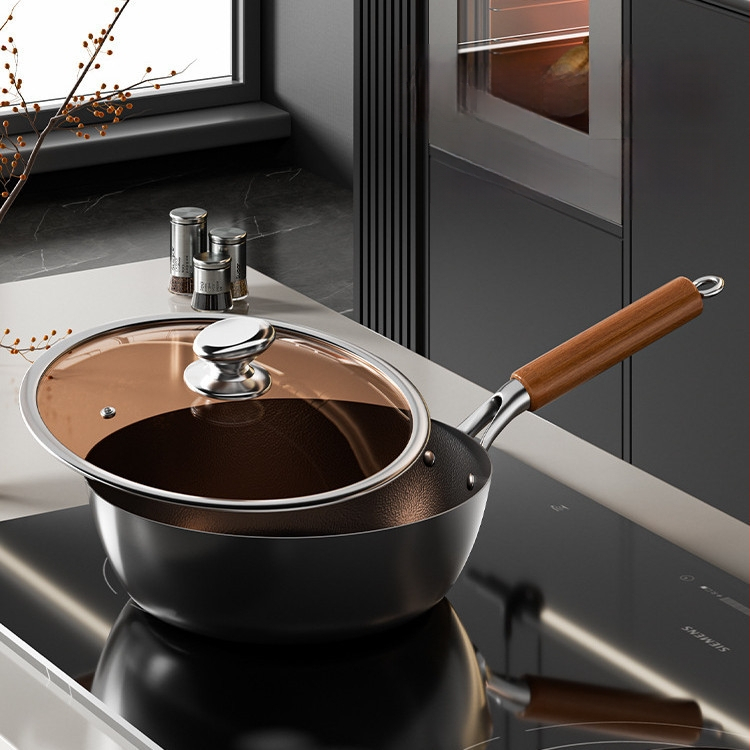 Titano-geležinis wokas, vieno dugno, stiklinis dangtis, atsparus rūdijimui, galimybė personalizuoti