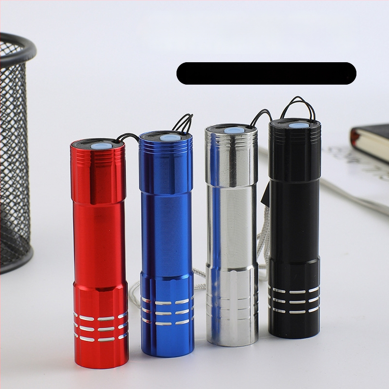 Mini rankinis žibintuvėlis, aliuminio lydinio korpusas, 5W LED, IPX4, 100 m spindulys