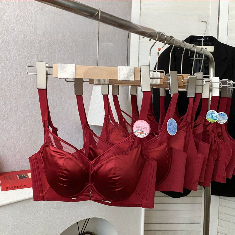 Nailoninis liemenėlės komplektas, pilnos taurės, plonai formuoti puodeliai, fiksuoti pečių dirželiai, užpakalinė keturių eilučių užtrauktukas