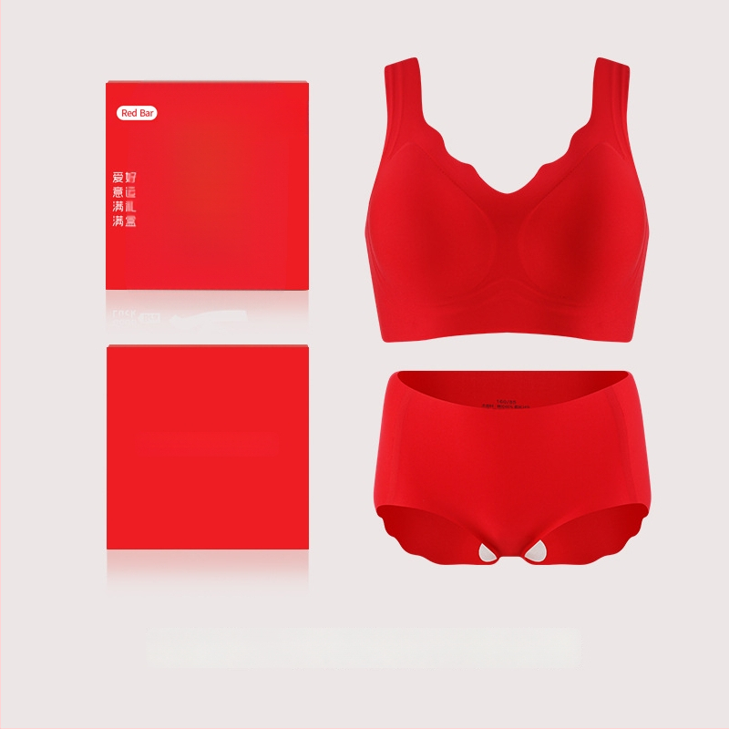 Bešvų push-up liemenėlė su 3/4 puodeliais, medvilniniai formuoti puodeliai, pagrindinis audinys nailonas su elastanu, vidinė spandekso danga, fiksuotos dvigubos petnešos, dovanų dėžutė