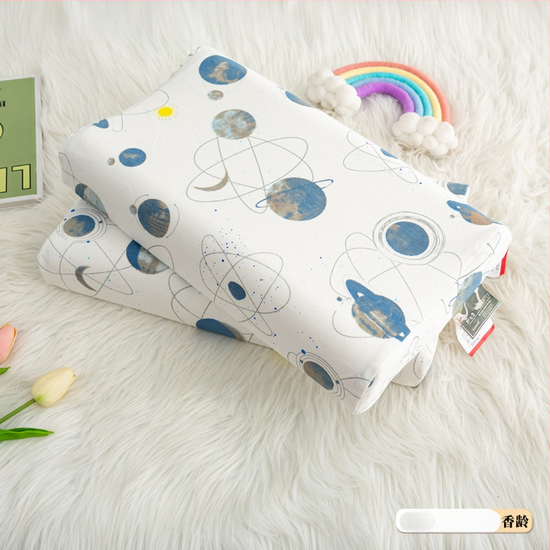 Laste latexpadi ristkülikukujulise vormiga, puhta puuvillase südamikuga ja loodusliku lateksi sisalduse 90% ja rohkem