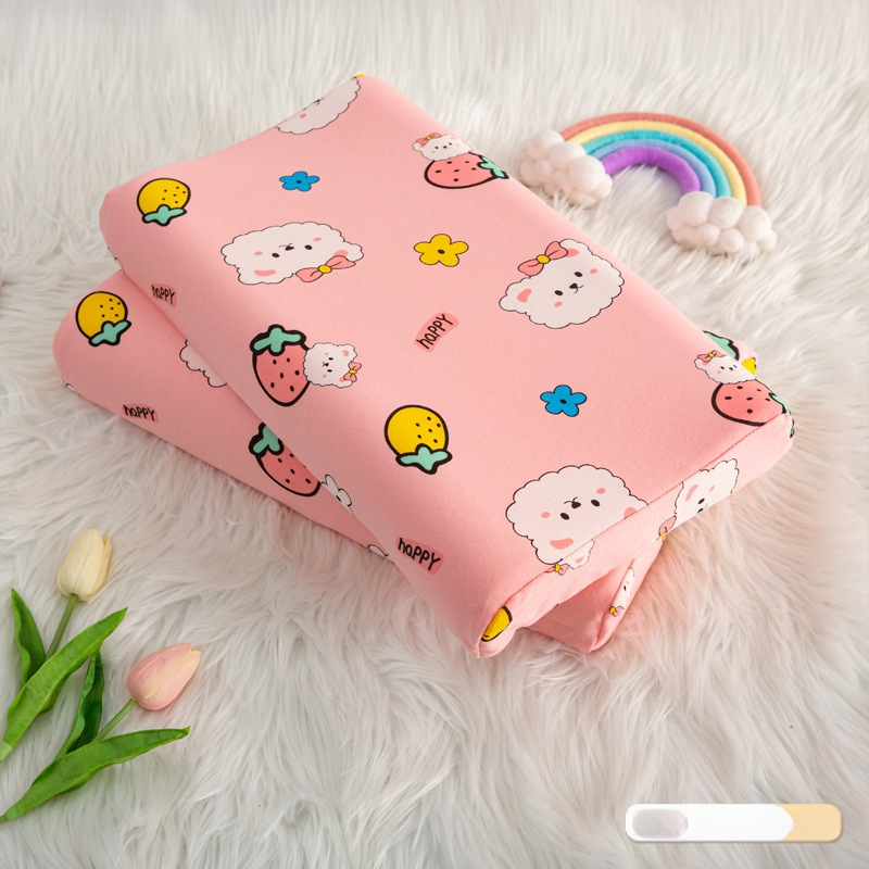 Laste latexpadi ristkülikukujulise vormiga, puhta puuvillase südamikuga ja loodusliku lateksi sisalduse 90% ja rohkem