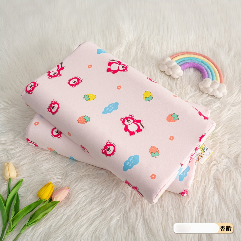 Laste latexpadi ristkülikukujulise vormiga, puhta puuvillase südamikuga ja loodusliku lateksi sisalduse 90% ja rohkem