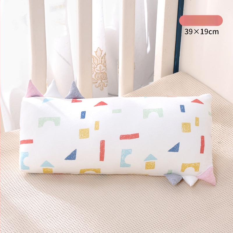 Vaikų pagalvė, stačiakampė, bambuko pluošto ir medvilnės branduolys, žemas profilis 1–5 cm, animacinio stiliaus