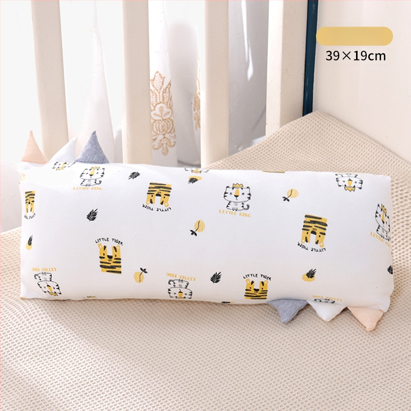 Vaikų pagalvė, stačiakampė, bambuko pluošto ir medvilnės branduolys, žemas profilis 1–5 cm, animacinio stiliaus