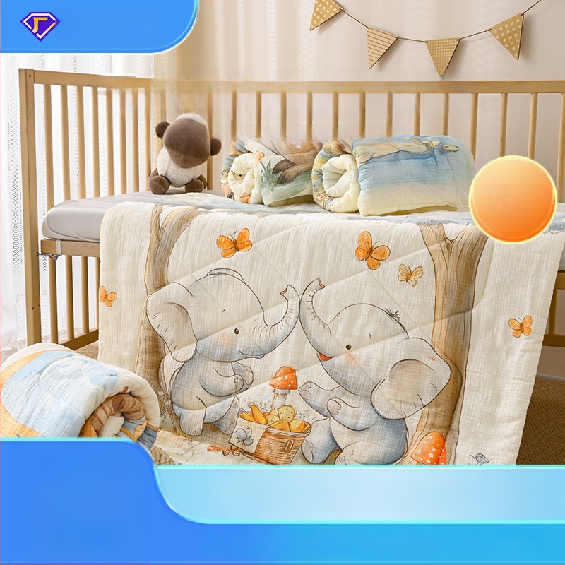 Kūdikių žieminis pledas iš gryno medvilnės audinio, poliesterio įdėklas, svoris 0.55–1.0 kg, tinkamas iki 1 metų, personalizuotas su karikatūriniu atspaudu