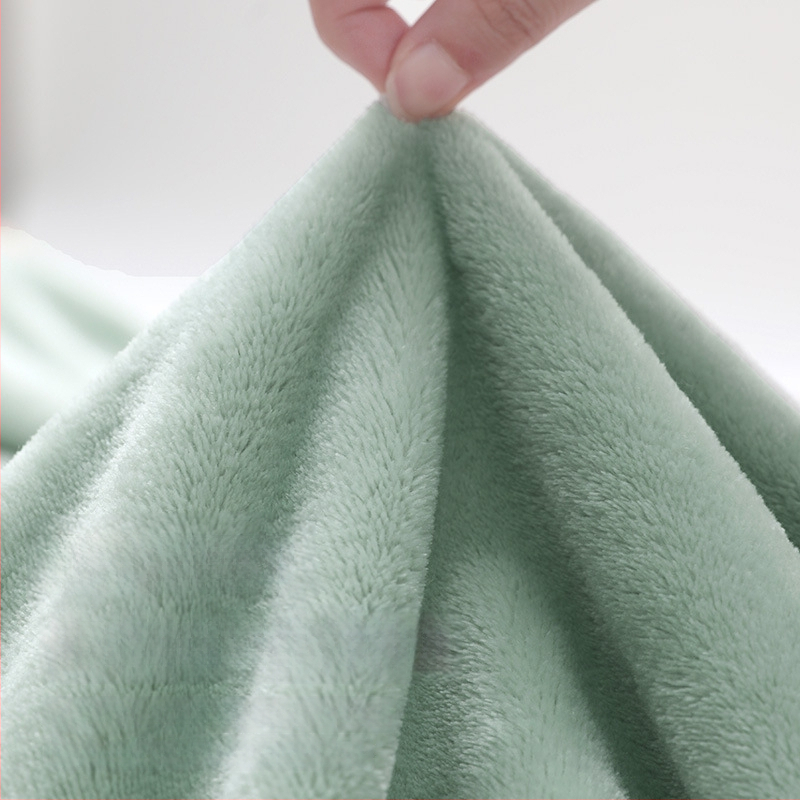 Flanelinė antklodė su logotipo siuvimu, 300–500 g svoris, tinkama visiems metų laikams, vaikams nuo 6 iki 12 metų