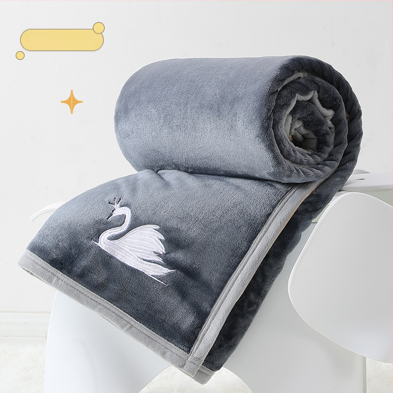 Flanelinė antklodė su logotipo siuvimu, 300–500 g svoris, tinkama visiems metų laikams, vaikams nuo 6 iki 12 metų